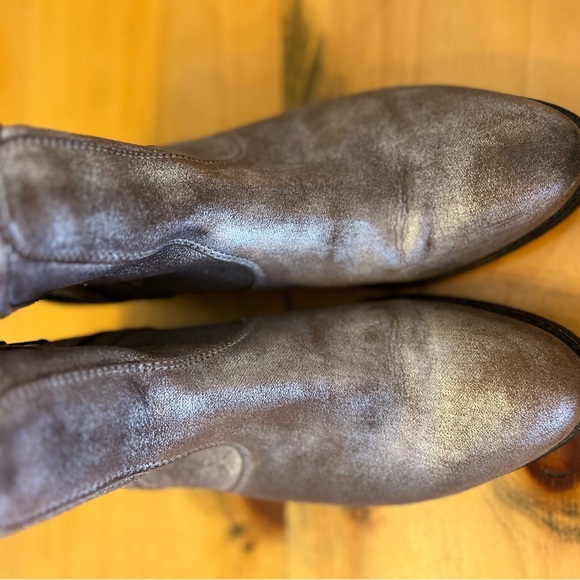 Anthropologie women’s metallic zipper booties size 8 Seychelles - Picture 3 of 6